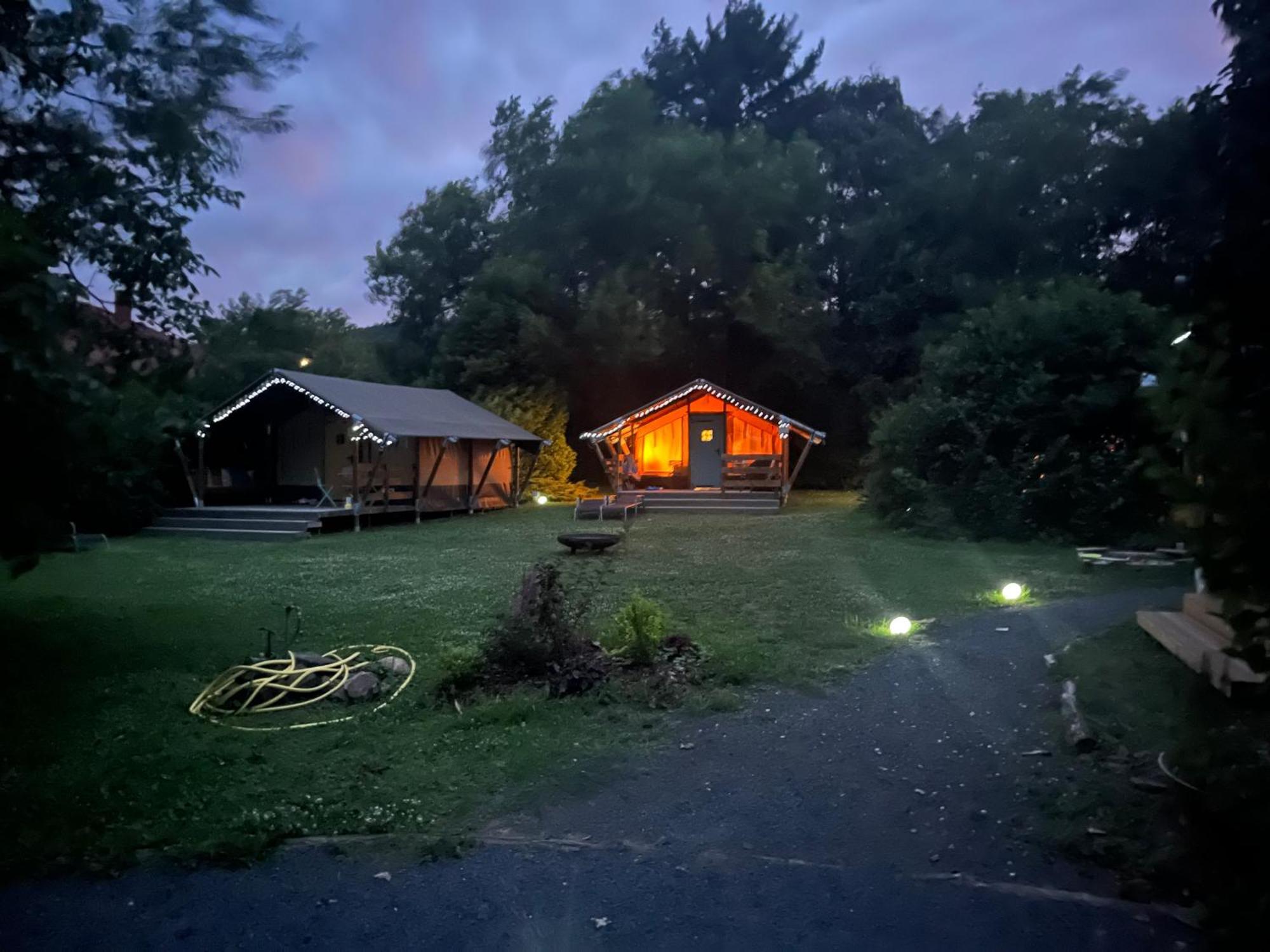 Rendes Glamping Hotel Balatonrendes Exterior foto