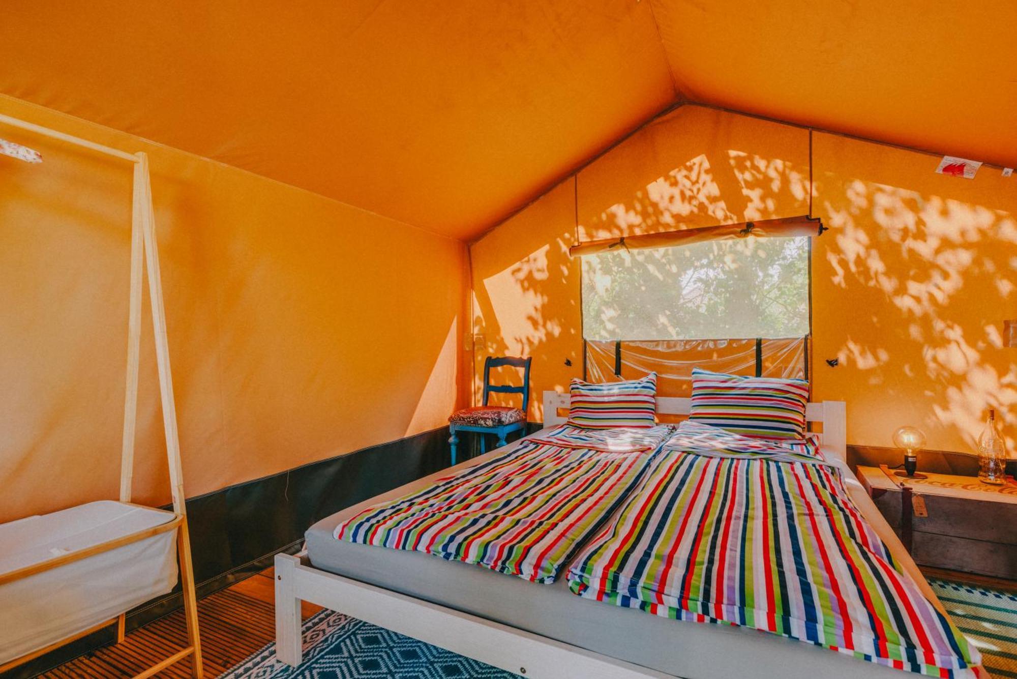 Rendes Glamping Hotel Balatonrendes Exterior foto