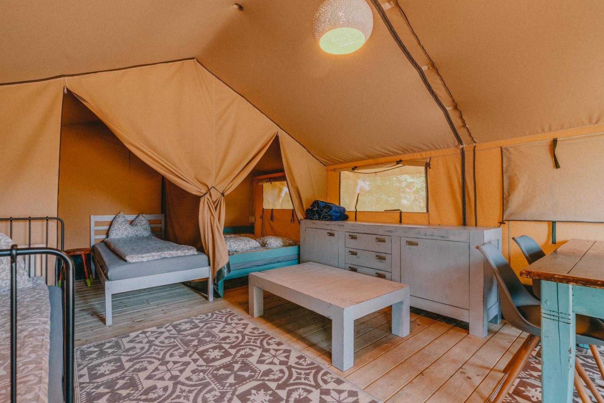Rendes Glamping Hotel Balatonrendes Exterior foto